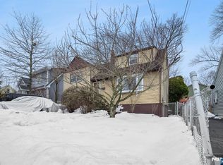 18 Byrne Pl, Bergenfield, NJ 07621