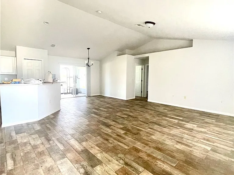 4010 29th St SW — Photo 4