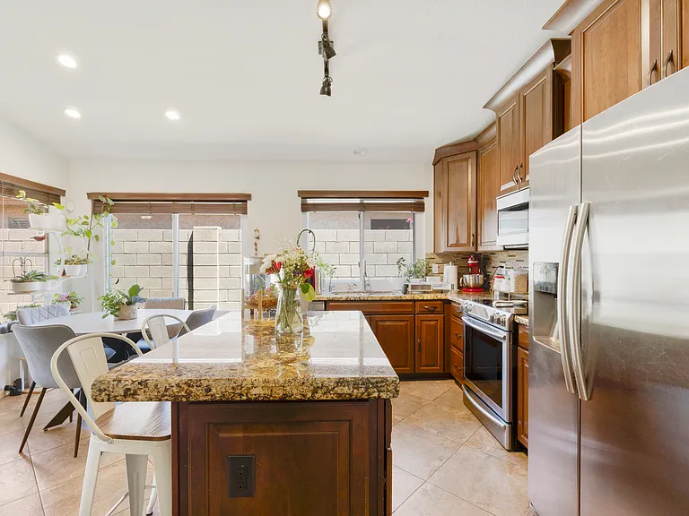 4704 E Weaver Rd — Photo 20