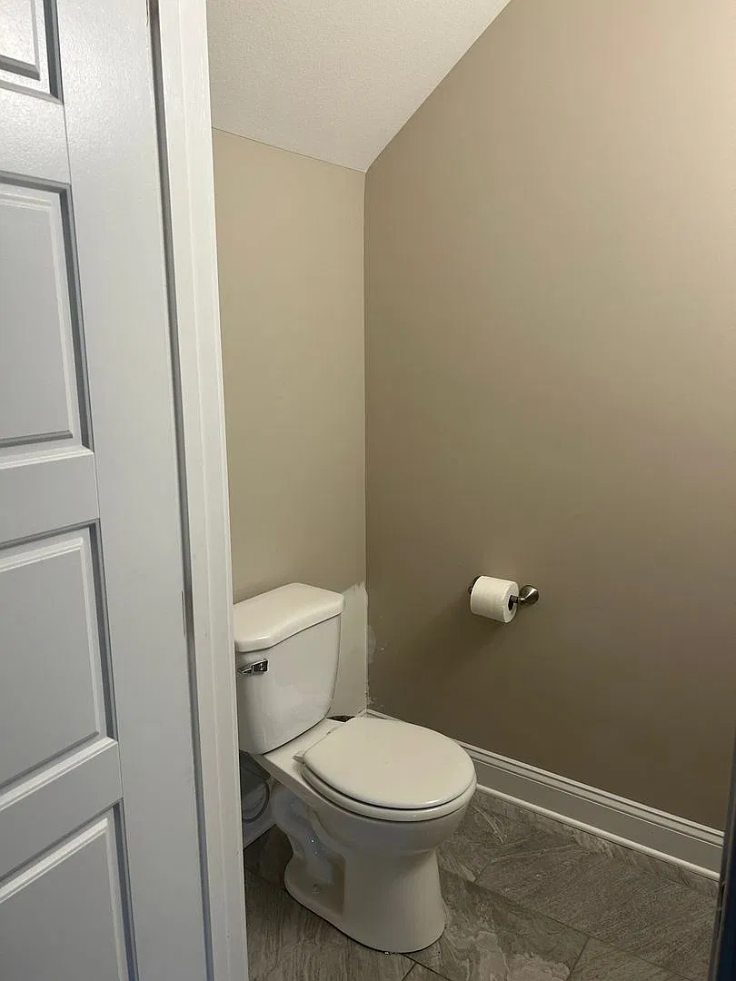 Home For Rent That Is Accepting Large Dogs Near Post! — Photo 4