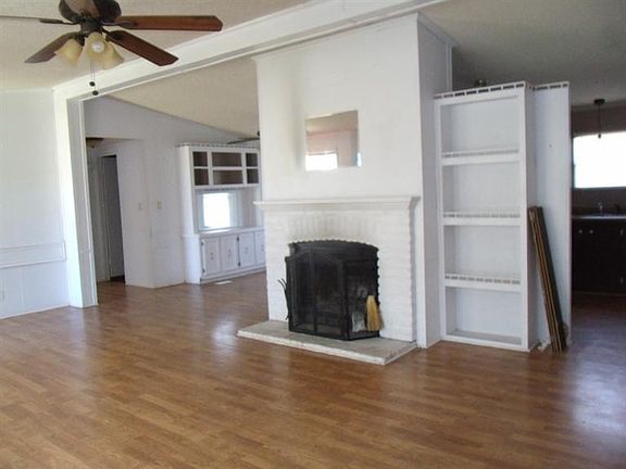 4th image of 801 Plaza Dr