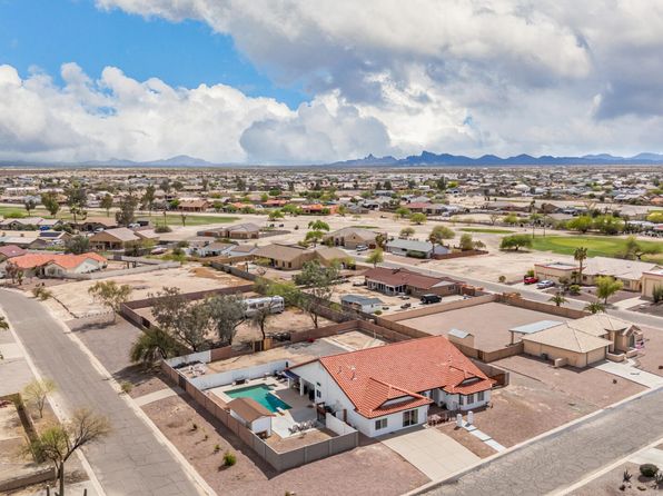 8451 W Plum Hollow Dr, Arizona City, AZ 85123
