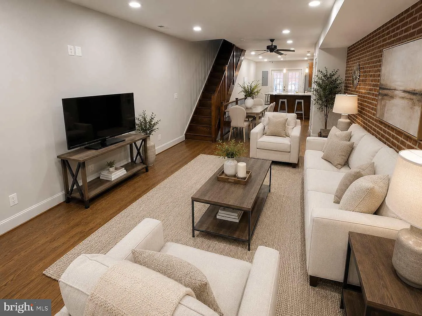3 bed, 3.0 bath, 2100 sqft, $2,800 — Photo 3