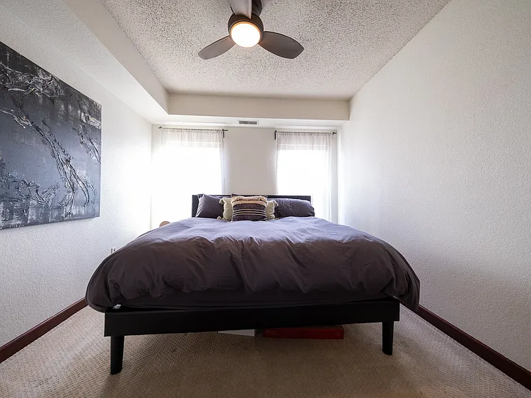 310 E 18th St #202 — Photo 9
