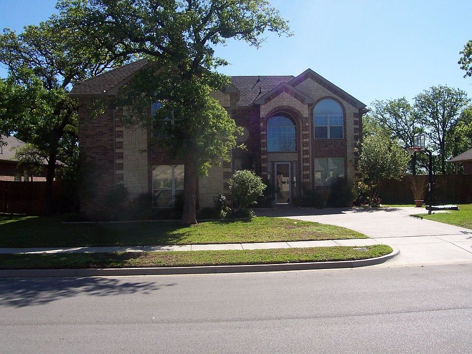 1st image of 8133 Oak Hollow Dr