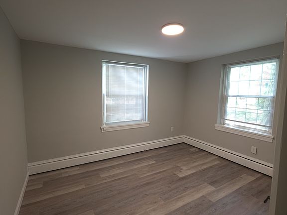 4th image of 403 S Washington St APT 6