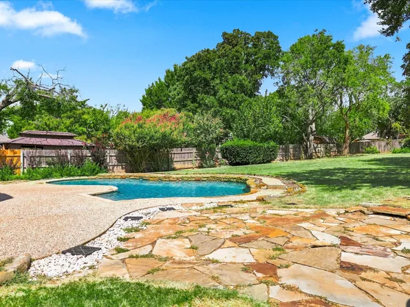 2312 Misty Trail Ln, Flower Mound, TX 75028