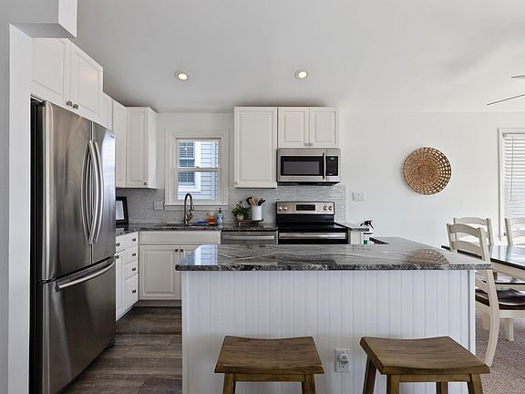 4th image of 5018 Asbury Ave Floor 2