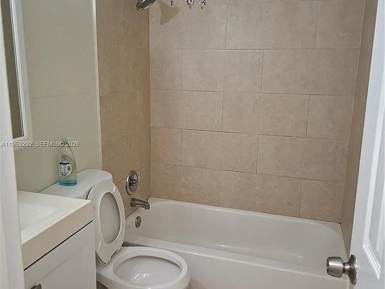 600 Layne Blvd #208 — Photo 9