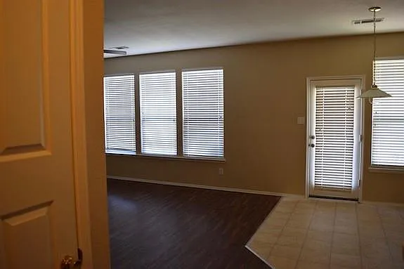 4105 Capstone Dr — Photo 5