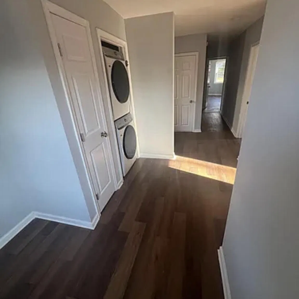 3 bed, 1.0 bath, 2674 sqft, $2,580 — Photo 4