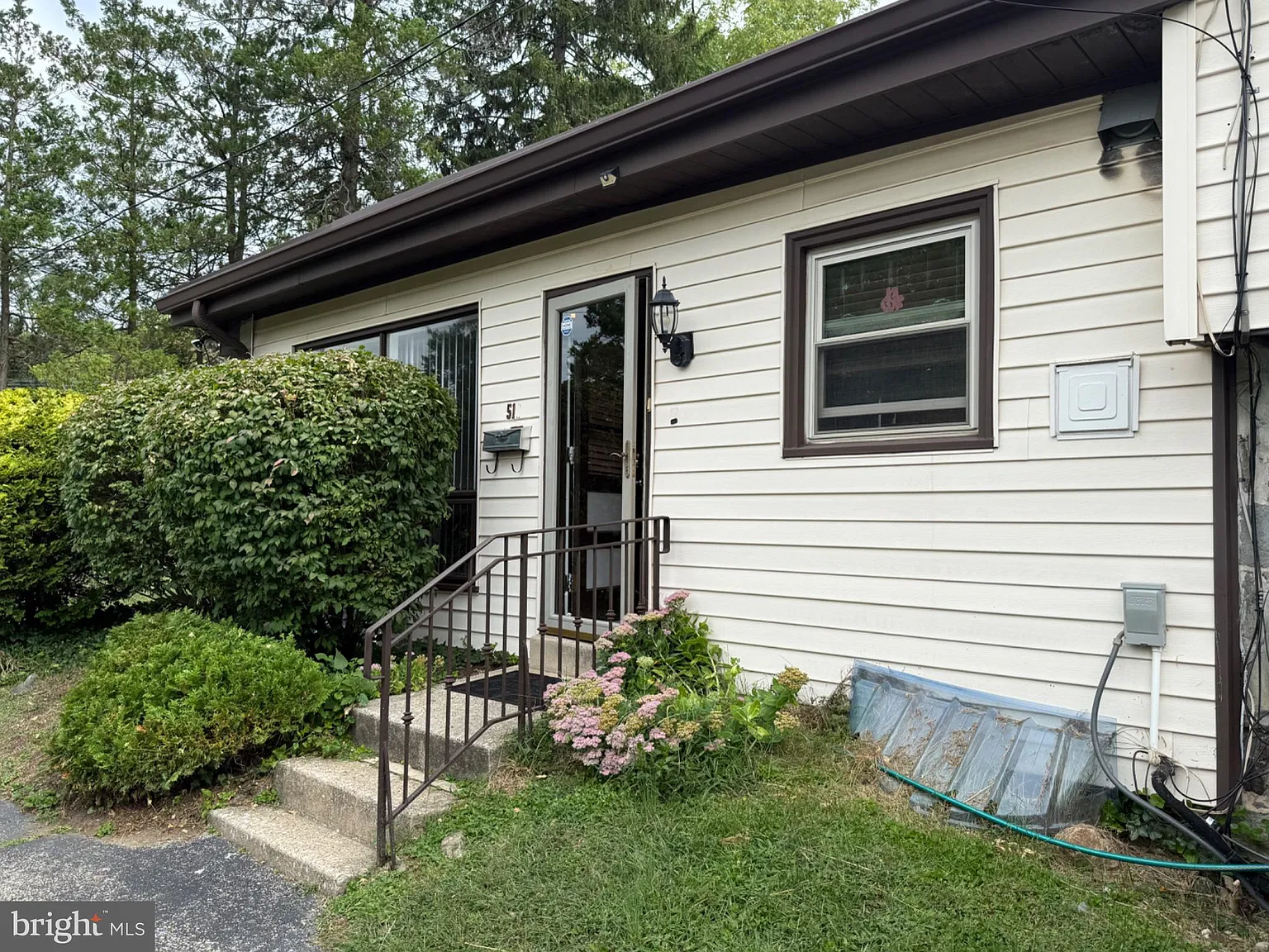 3 bed, 2.5 bath, 2288 sqft, $4,500 — Photo 2