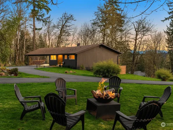 11628 E Lake Joy Drive NE, Carnation, WA 98014