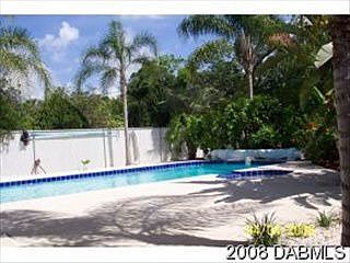 4th image of 335 Tarragona Way