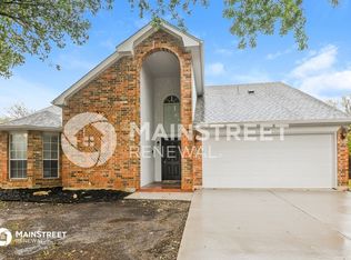 304 Meadow St, Saginaw, TX 76179