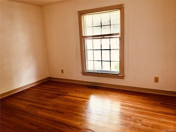 5th image of 121 Beauregard Ave