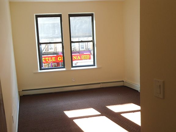 3rd image of 11605 Liberty Ave