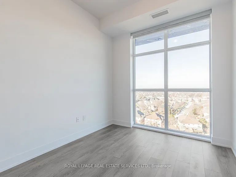 460 Dundas St E #1202 — Photo 27