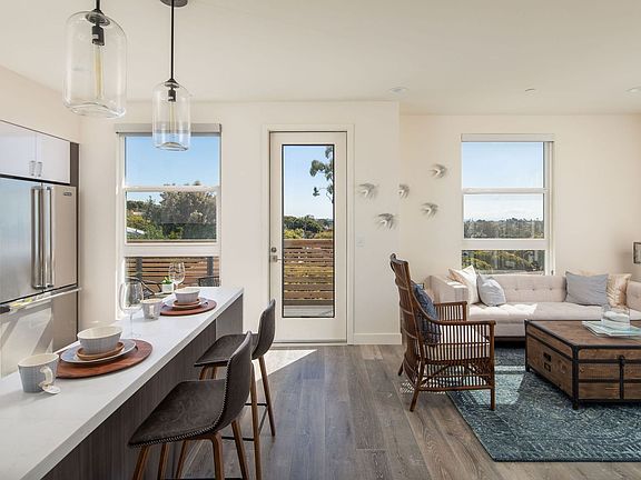5th image of 1122 Pico Blvd #205