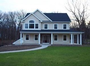 3 Princess Ct, Oak Ridge, NJ 07438