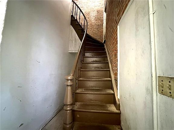 3rd image of 1015 Saint Ann St #3