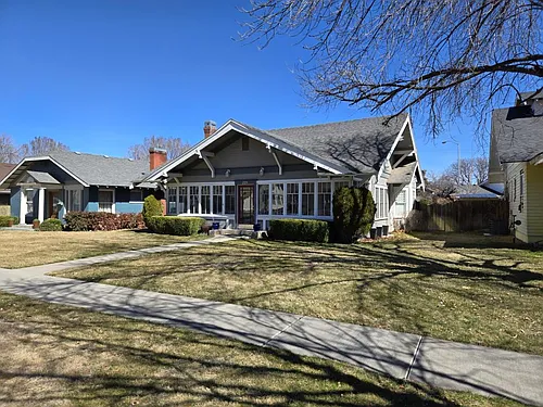 228 9th Ave N Photo 1