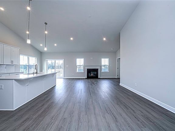 4th image of 142 Olga Ave