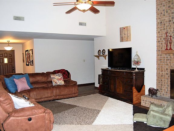 5th image of 1706 Lou Ave