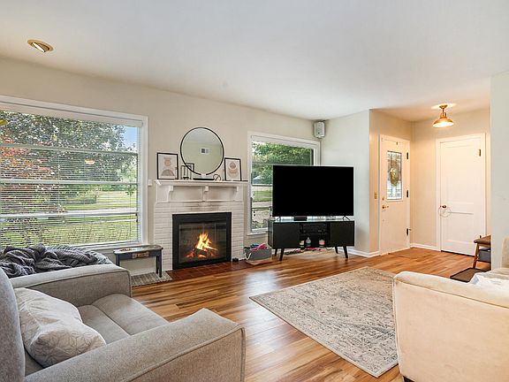 5th image of 200 Boltwood Dr NE
