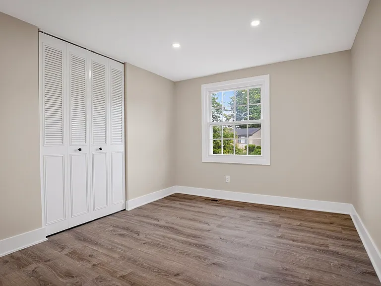 2016 Pembrook Dr — Photo 10