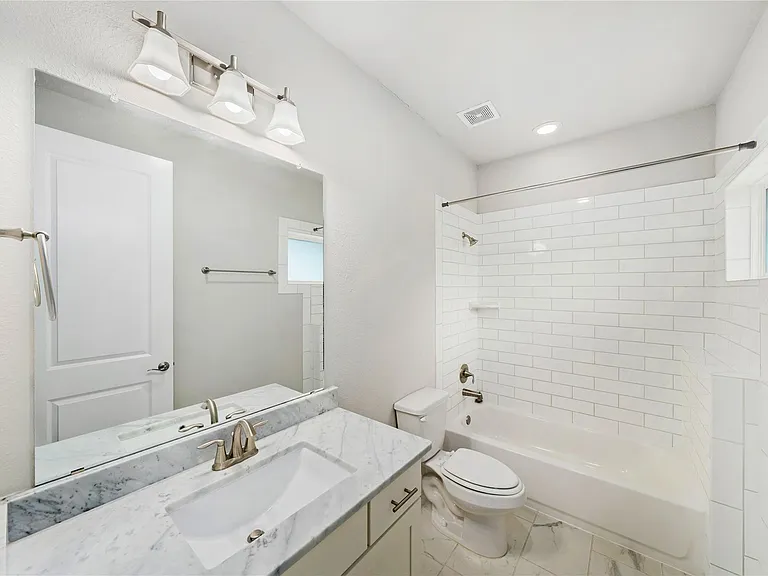 420 W 28th St #D — Photo 29