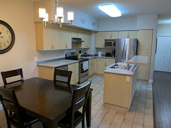 5th image of 9918 Gordon Ave #206