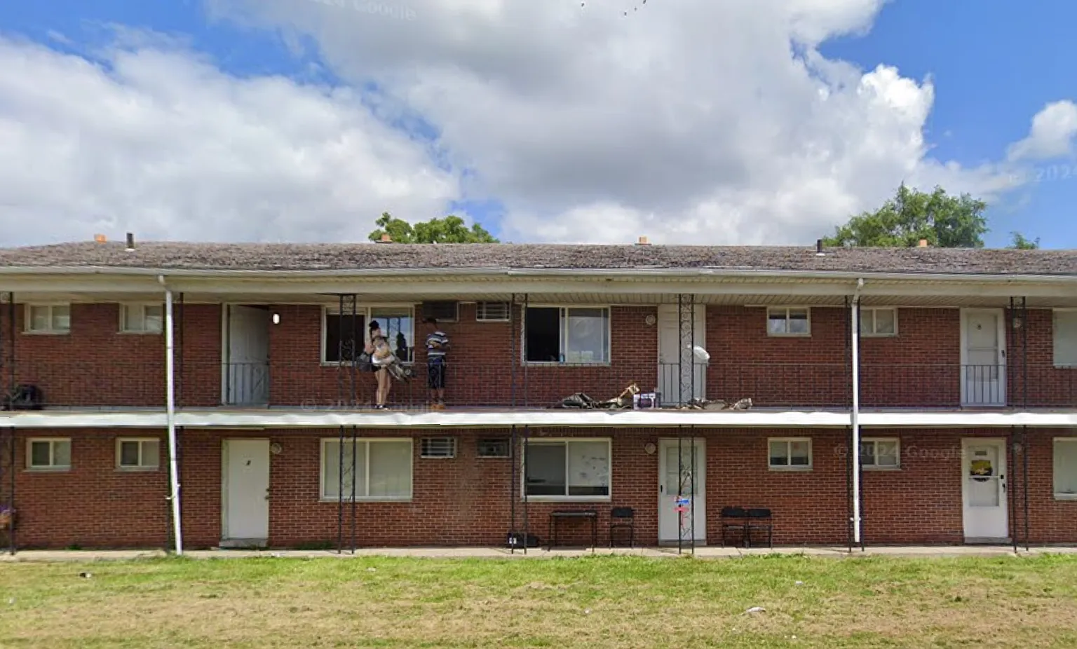 2 bed, $1,000 — Photo 1