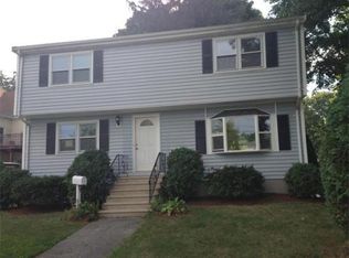 4 Thorndike St, Peabody, MA 01960