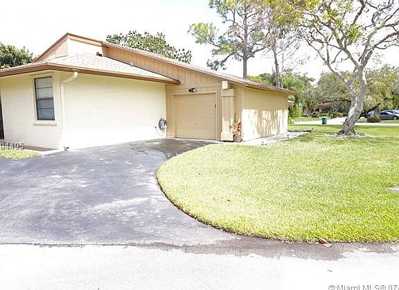 2nd image of 8125 Silver Palm Ct #11