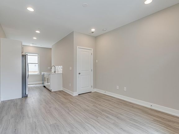 4th image of 2636 Annin St APT 3