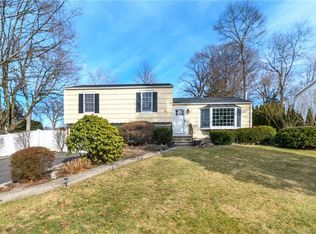 15 Duke Dr, Stamford, CT 06905
