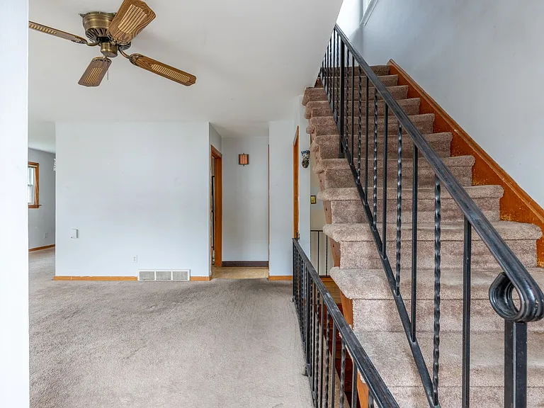 7 Jefferson Ave — Photo 24