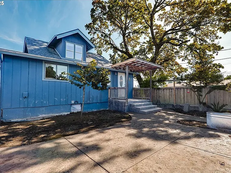 1021 Deal St — Photo 31