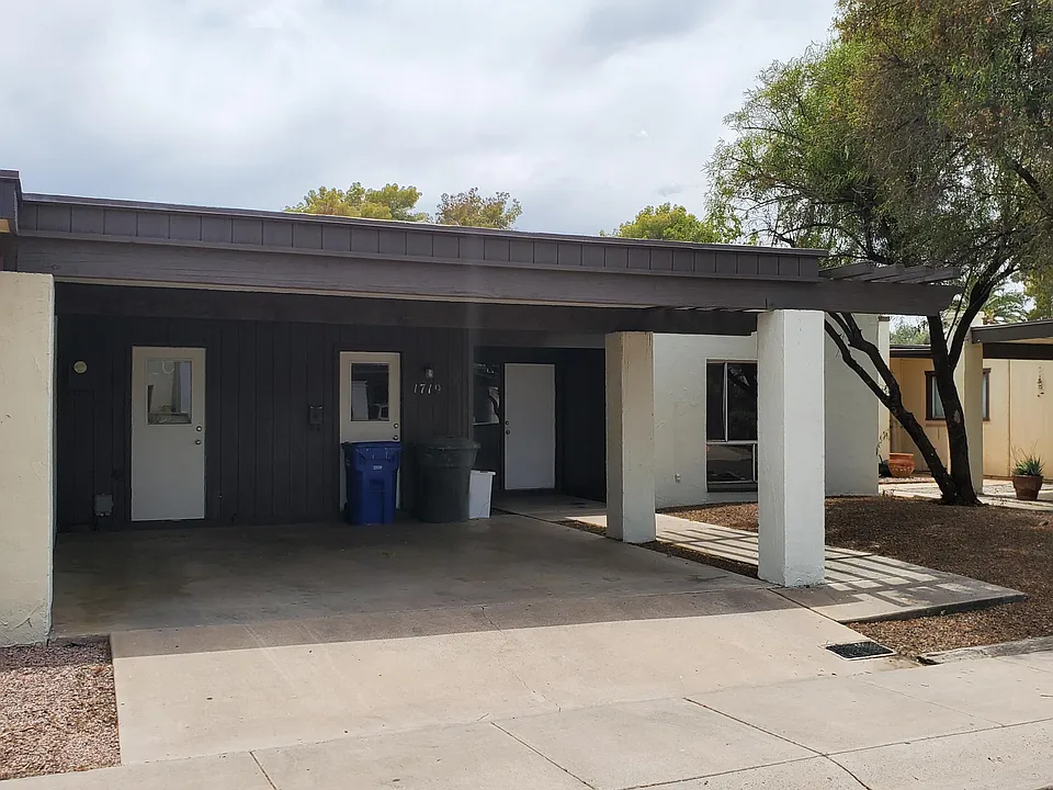 1719 E Gaylon Dr