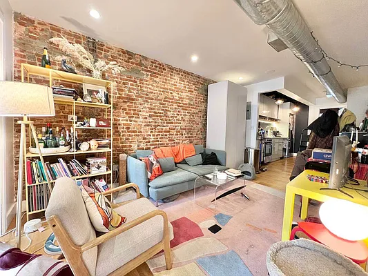 Rented by Doorway NYC, LLC | media 1