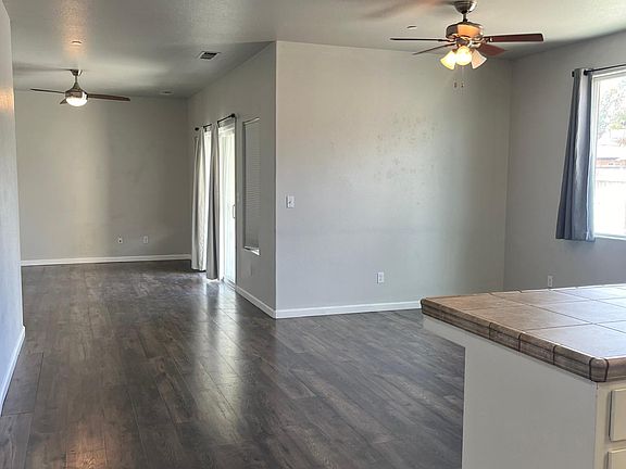 4th image of 964 Maple Valley Way
