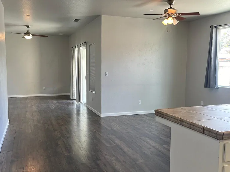 964 Maple Valley Way — Photo 4
