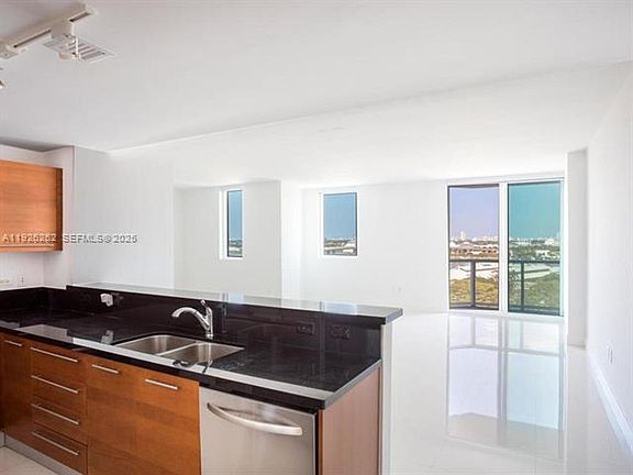 4th image of 244 Biscayne Blvd APT 1802