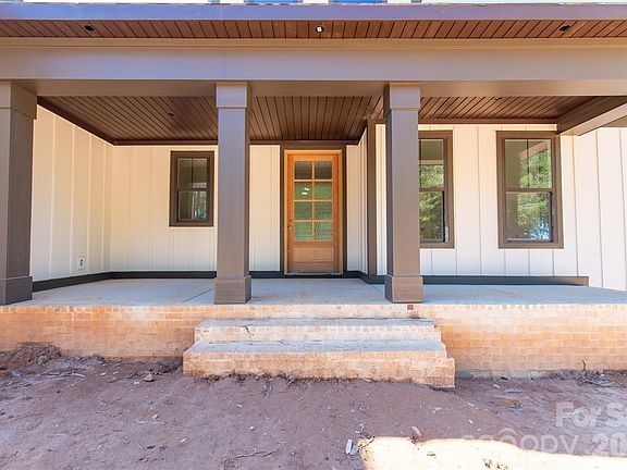 2nd image of 1032 Patrick Rd