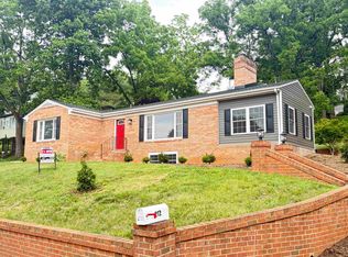 212 Skyland Dr, Staunton, VA 24401