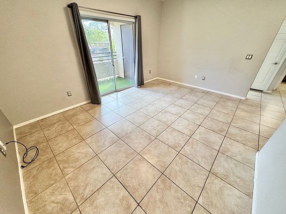 4th image of 2291 W Horizon Ridge Pkwy Unit 4124