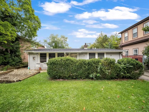135 N Walnut Ave, Wood Dale, IL 60191