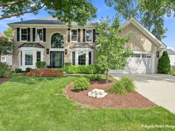127 Michelle Pl, Schaumburg, IL 60173