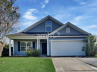101 Wildberry Ln, Goose Creek, SC 29445